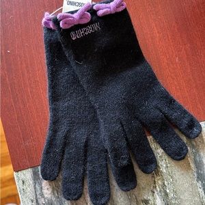 NWT MOSCHINO Gloves knit from cozy luxe blandwool with signature trims the cuffs